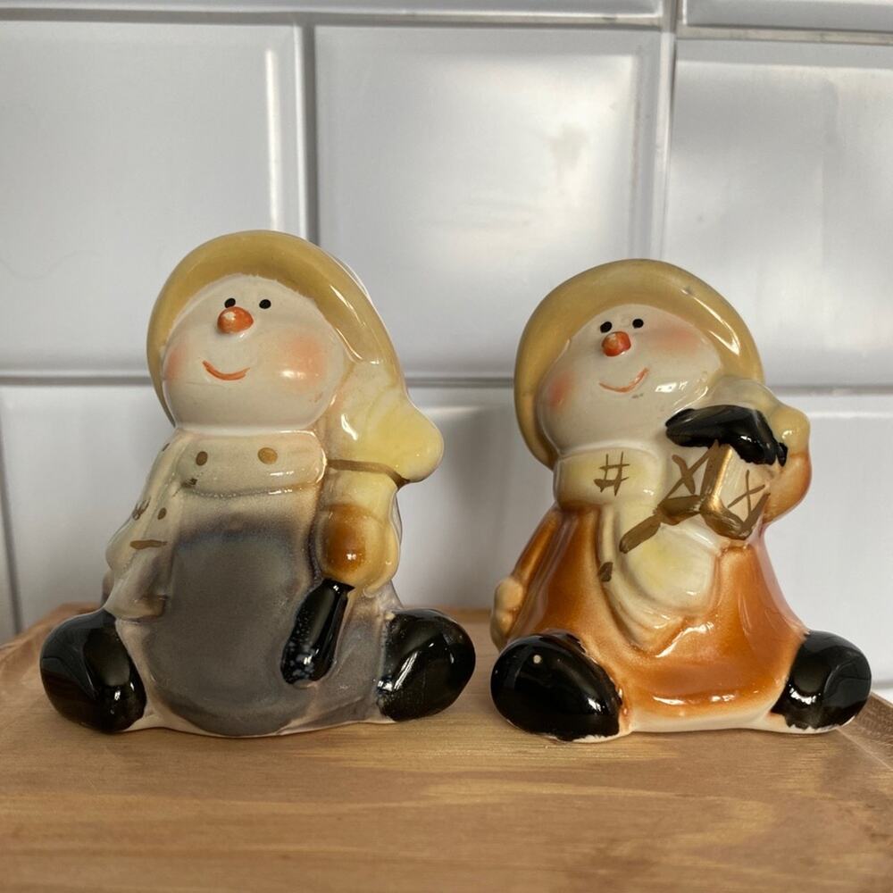 Vintage Children Country Hats Broom Light Collectible Salt and Pepper Shakers